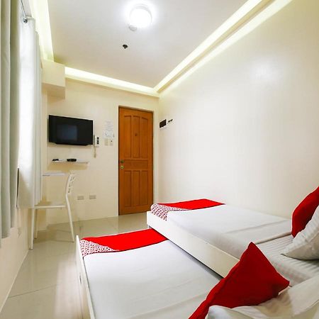 Oyo 783 Freemont Place Paranaque City ภายนอก รูปภาพ