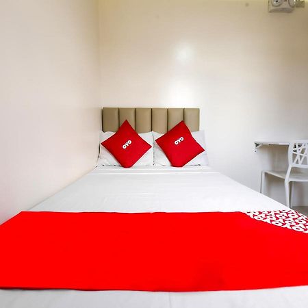Oyo 783 Freemont Place Paranaque City ภายนอก รูปภาพ