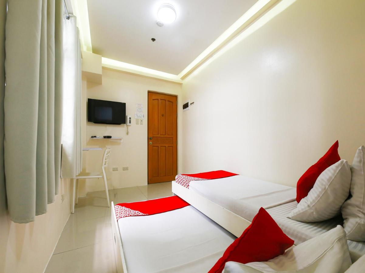 Oyo 783 Freemont Place Paranaque City ภายนอก รูปภาพ