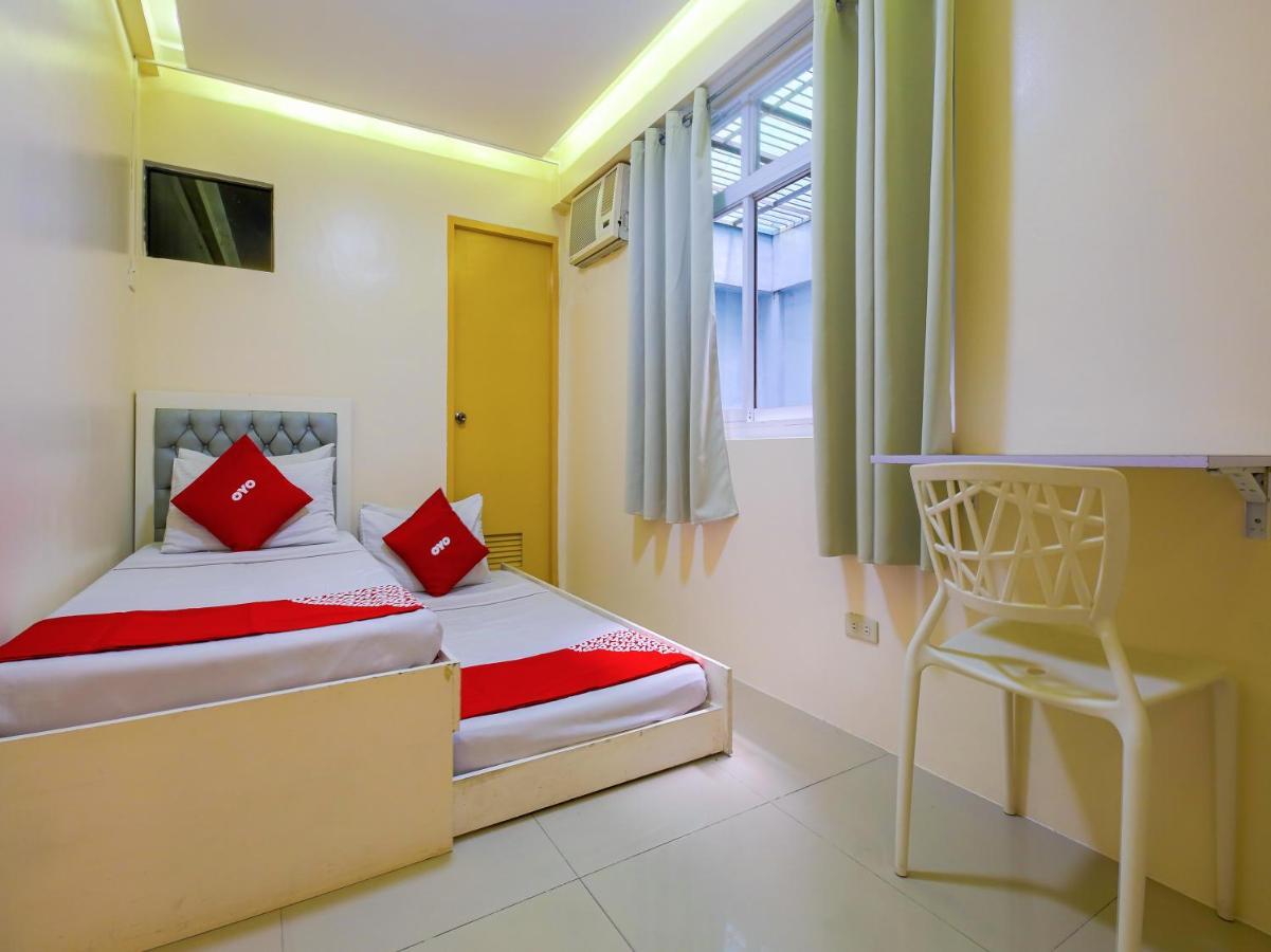 Oyo 783 Freemont Place Paranaque City ภายนอก รูปภาพ